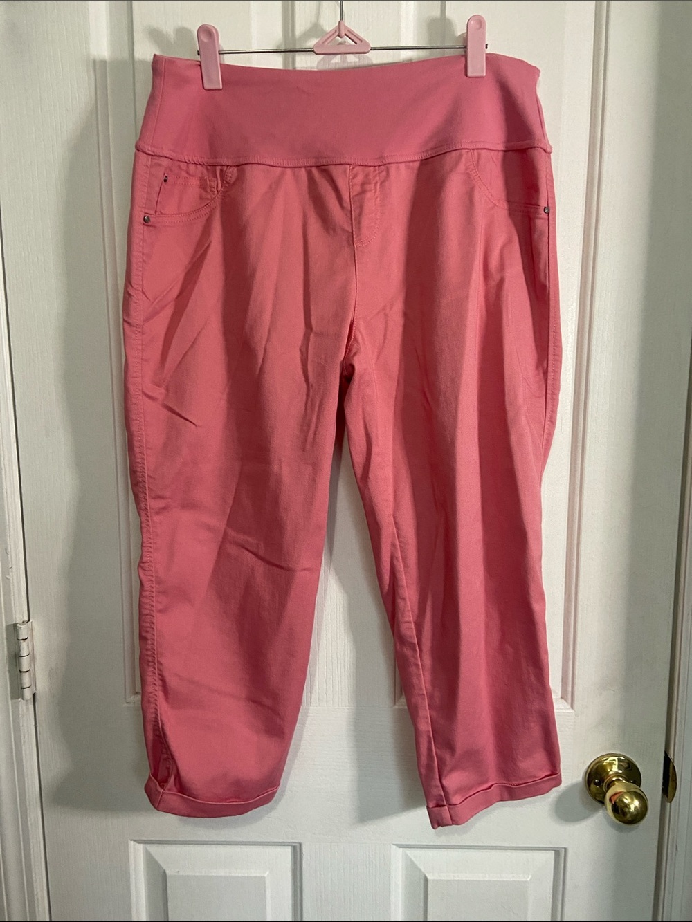 entro Pink Capri Pants